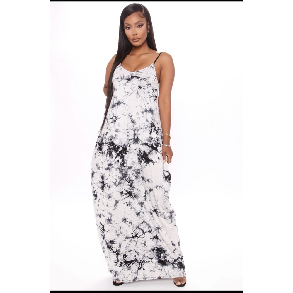 🖤creating moments tie dye maxi dress🖤